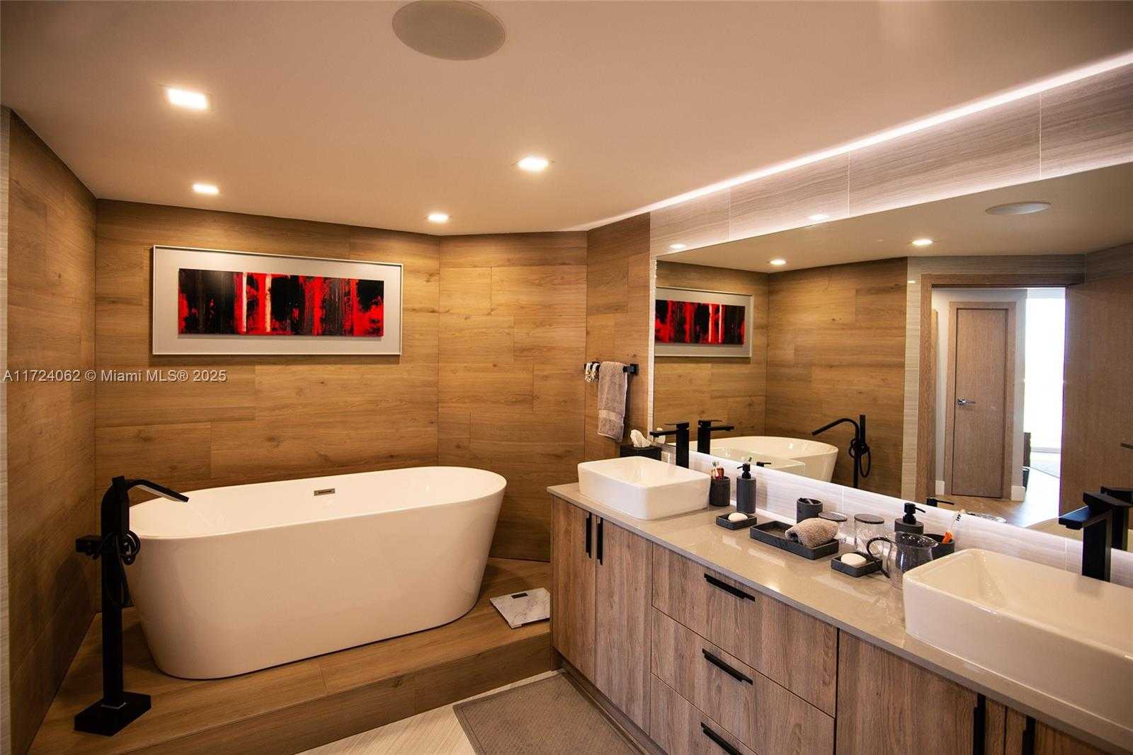Small Image of 2000 ISLAND BLVD #2507, Aventura Number 17
