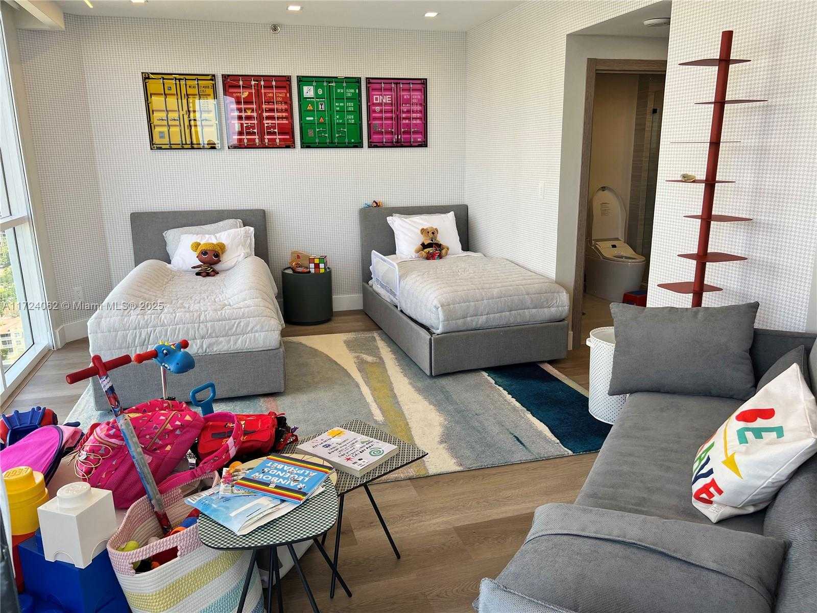 Small Image of 2000 ISLAND BLVD #2507, Aventura Number 22