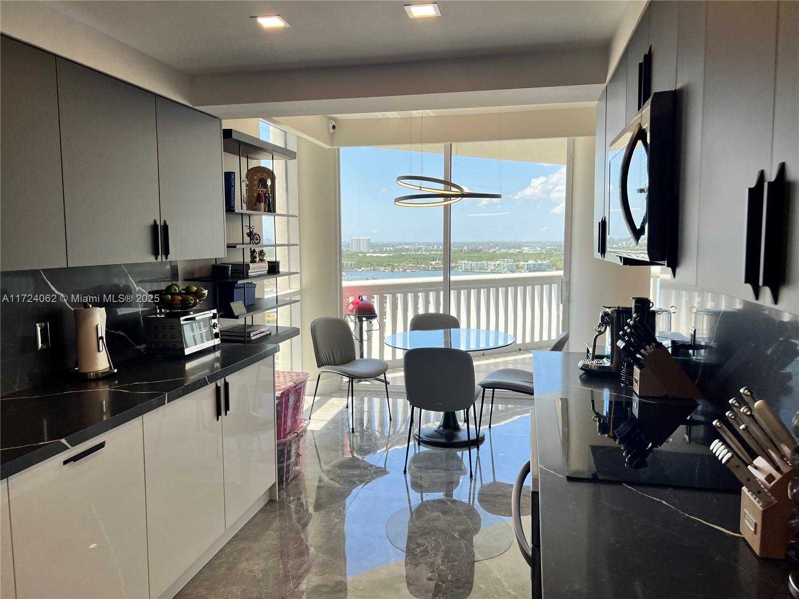Small Image of 2000 ISLAND BLVD #2507, Aventura Number 29