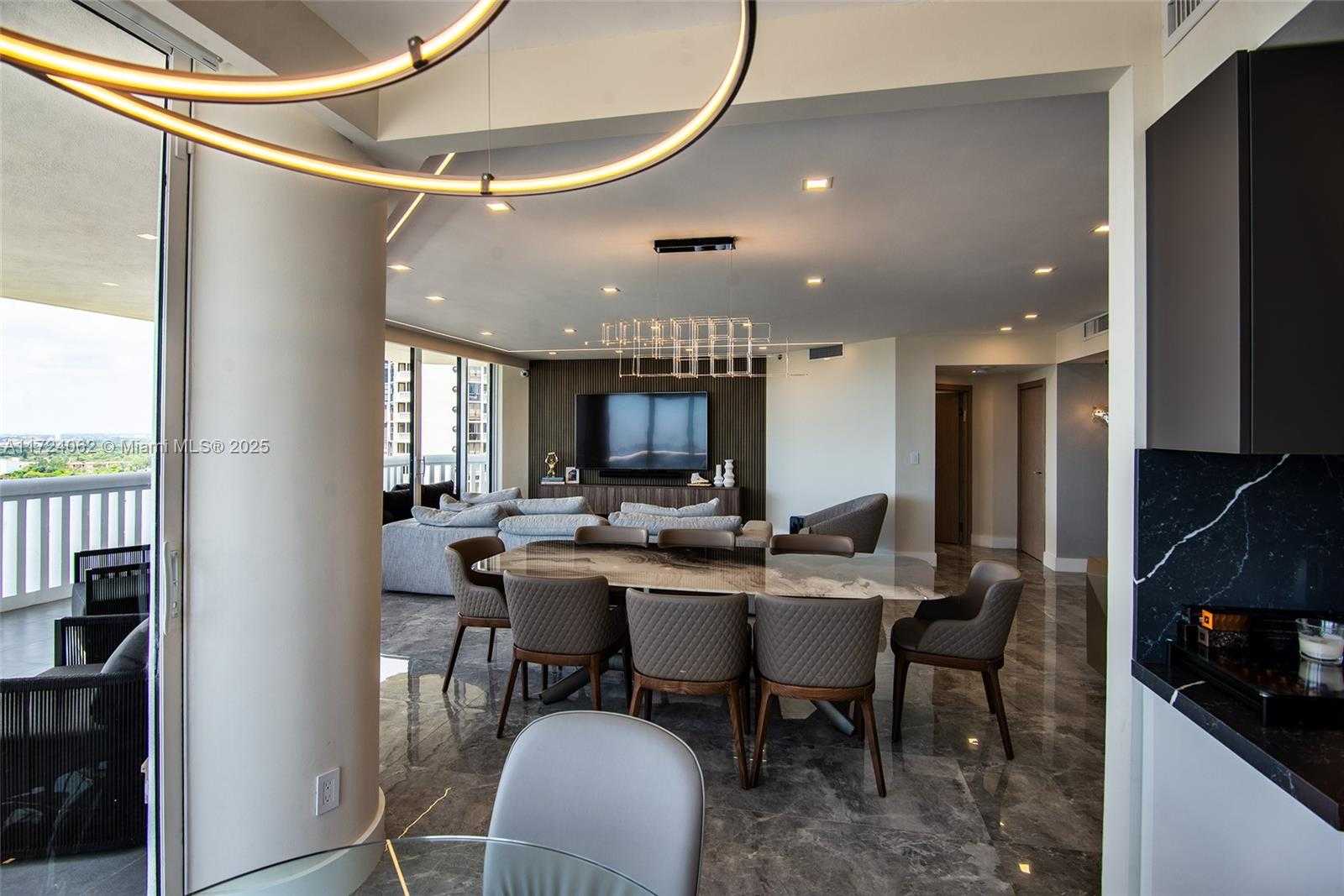 Small Image of 2000 ISLAND BLVD #2507, Aventura Number 33