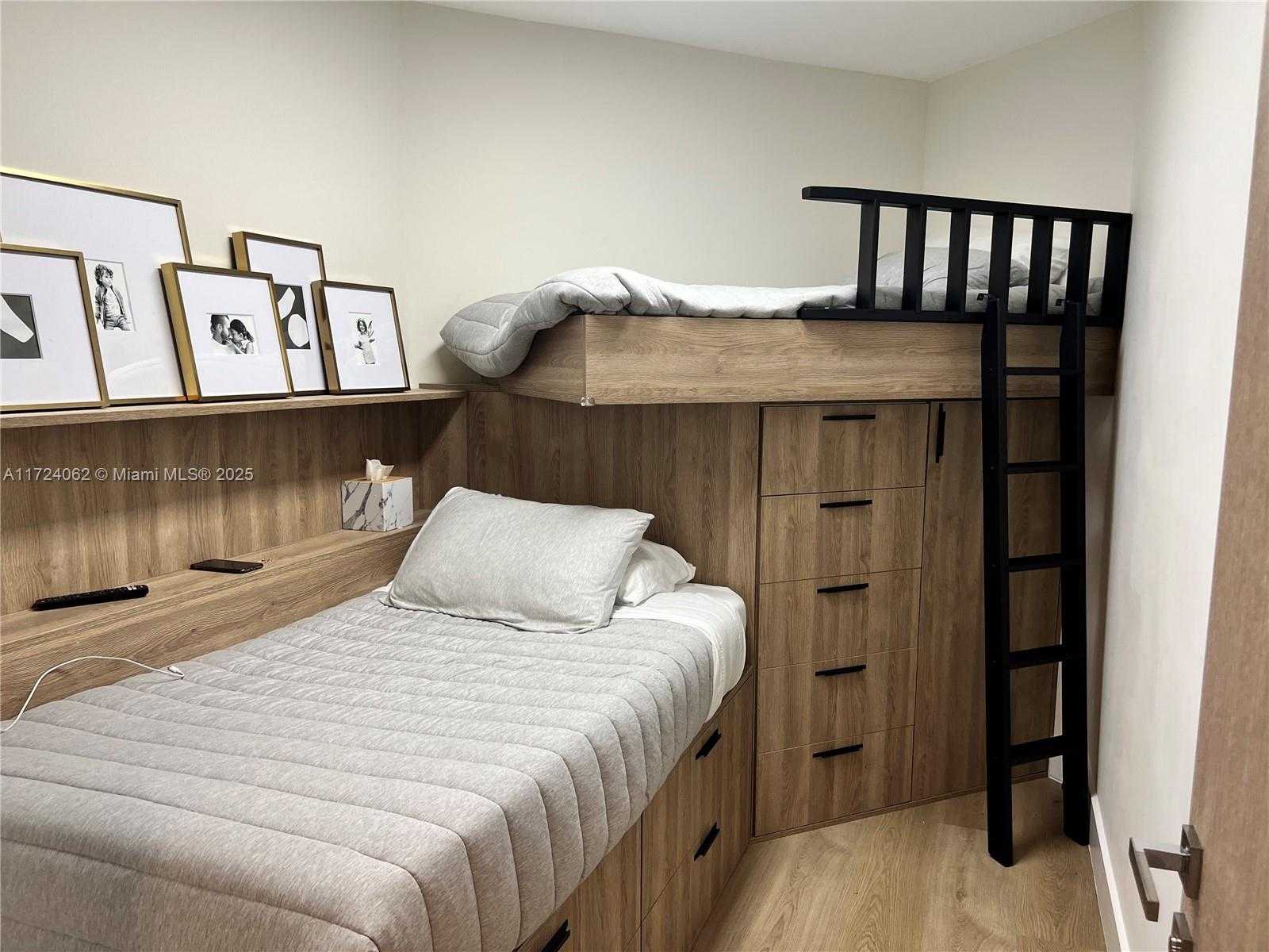 Small Image of 2000 ISLAND BLVD #2507, Aventura Number 39