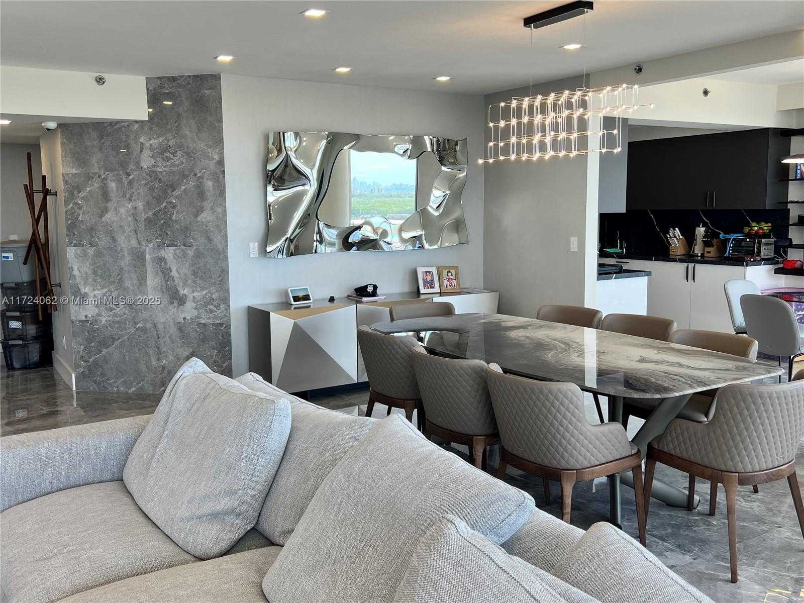 Small Image of 2000 ISLAND BLVD #2507, Aventura Number 44