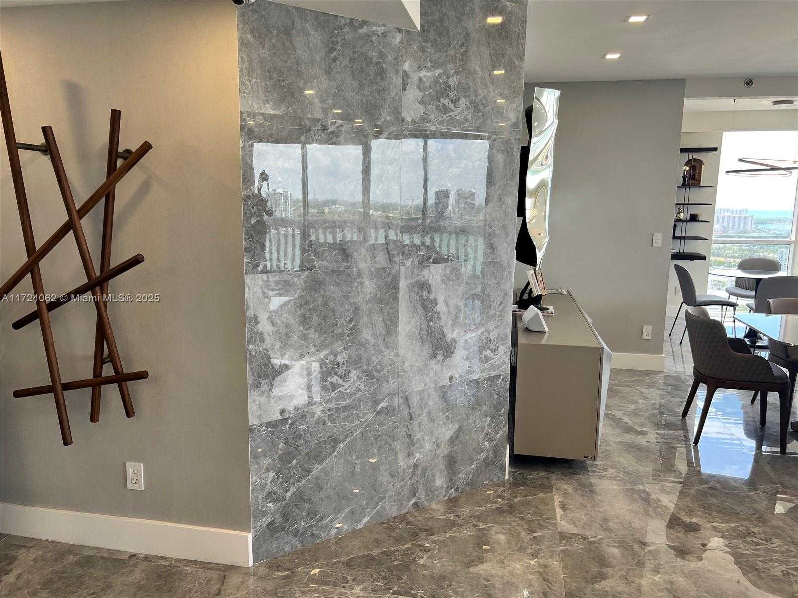 Small Image of 2000 ISLAND BLVD #2507, Aventura Number 47