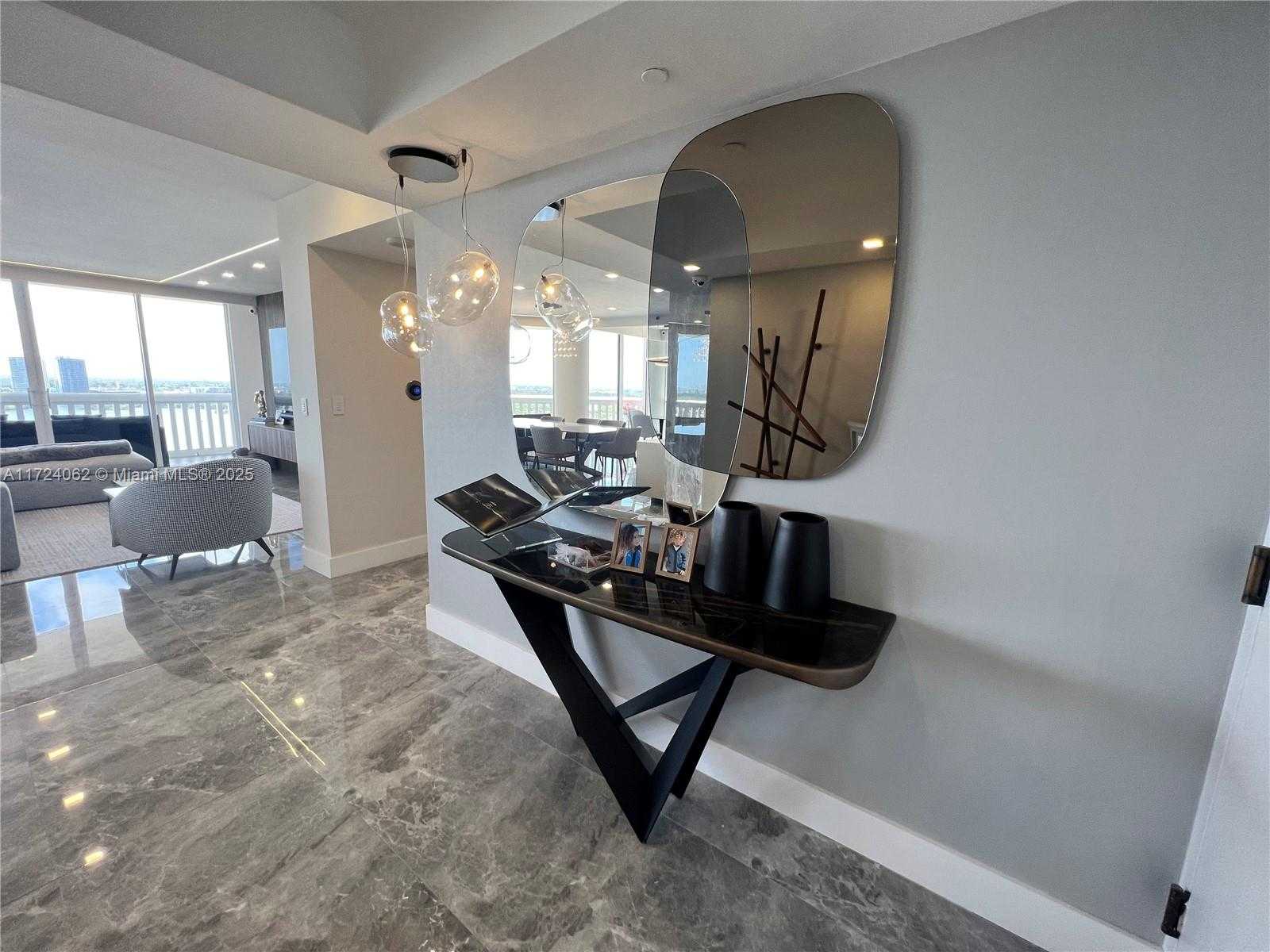 Small Image of 2000 ISLAND BLVD #2507, Aventura Number 51