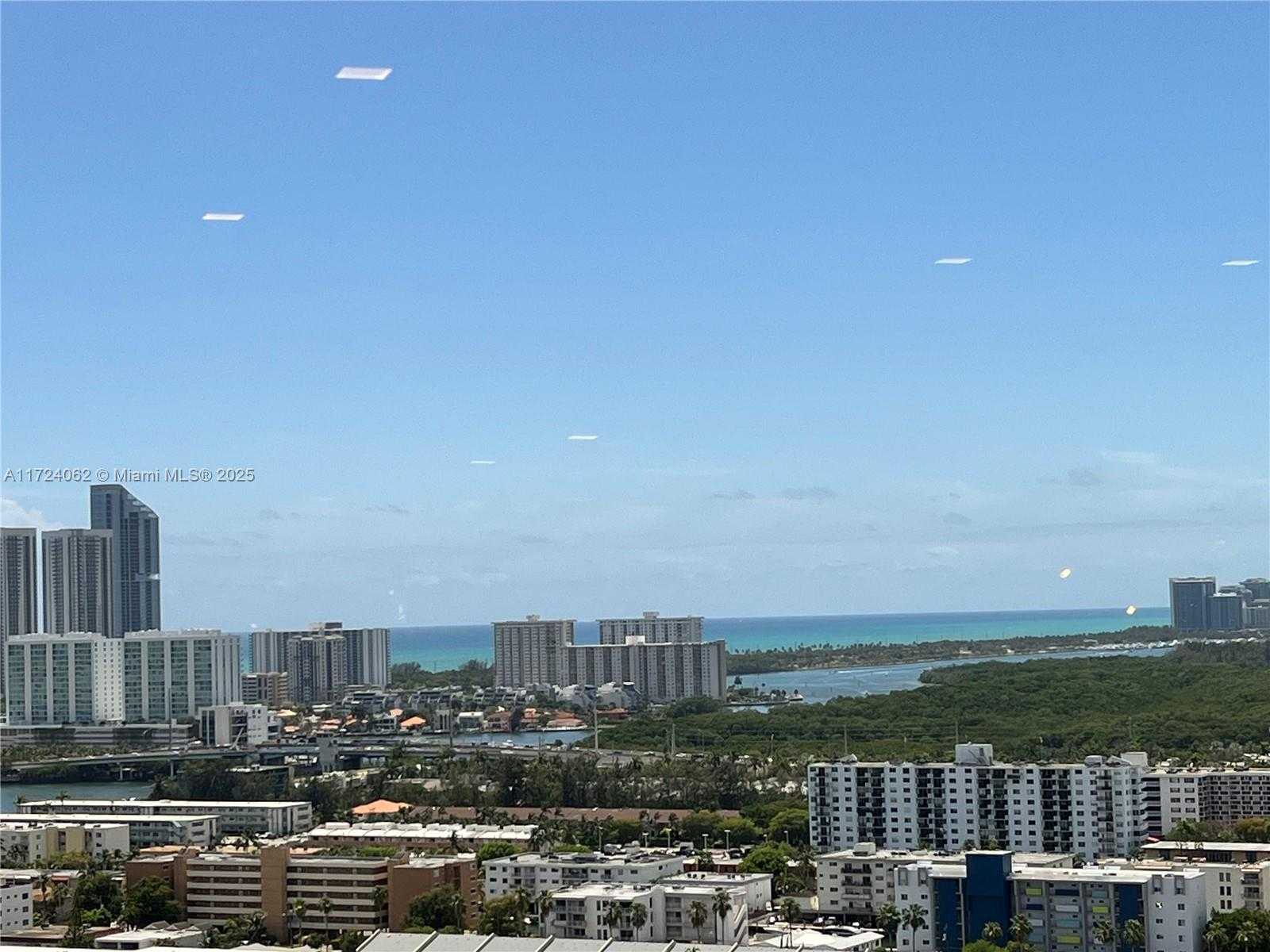 Small Image of 2000 ISLAND BLVD #2507, Aventura Number 56