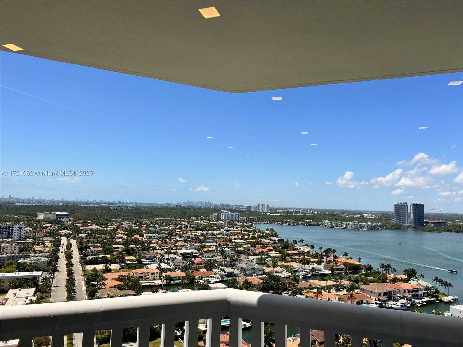 Small Image of 2000 ISLAND BLVD #2507, Aventura Number 7