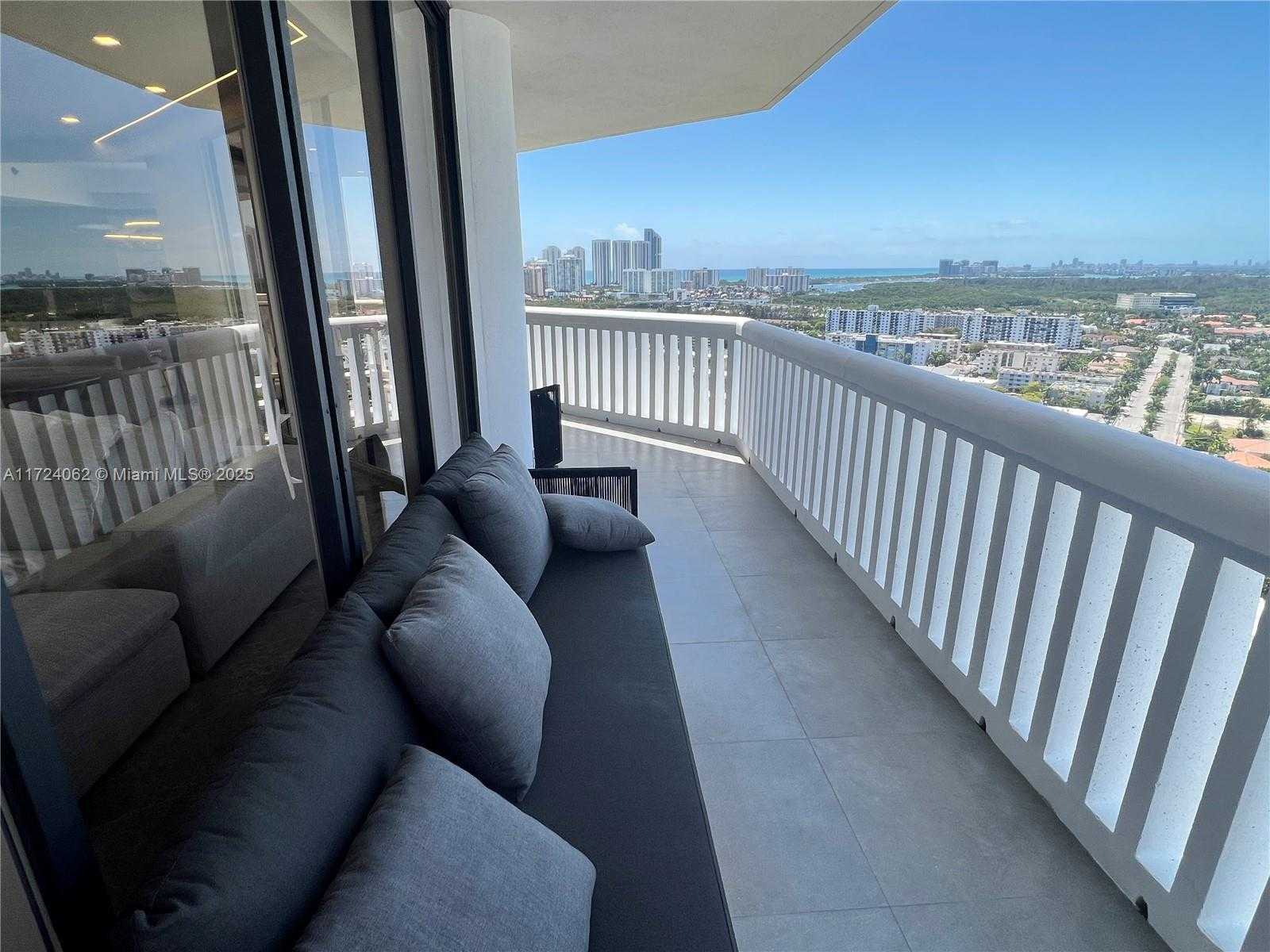 Small Image of 2000 ISLAND BLVD #2507, Aventura Number 8
