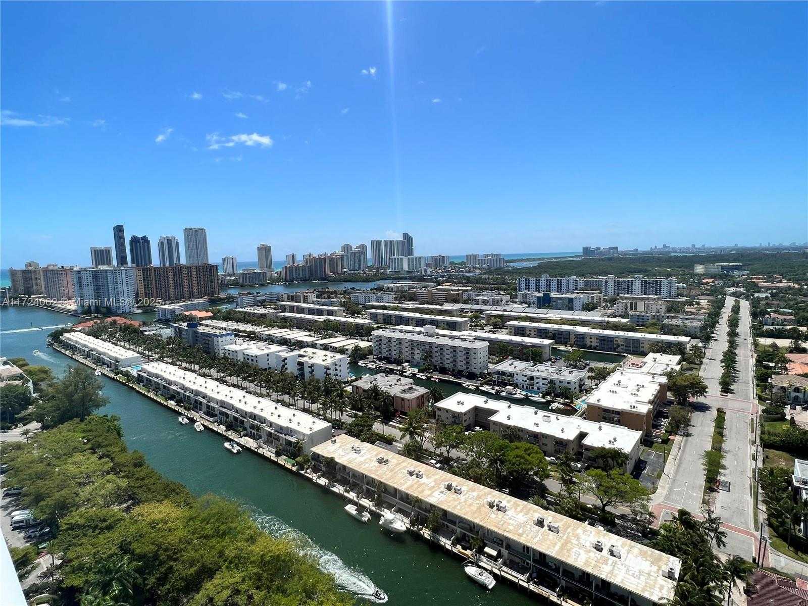 Small Image of 2000 ISLAND BLVD #2507, Aventura Number 9