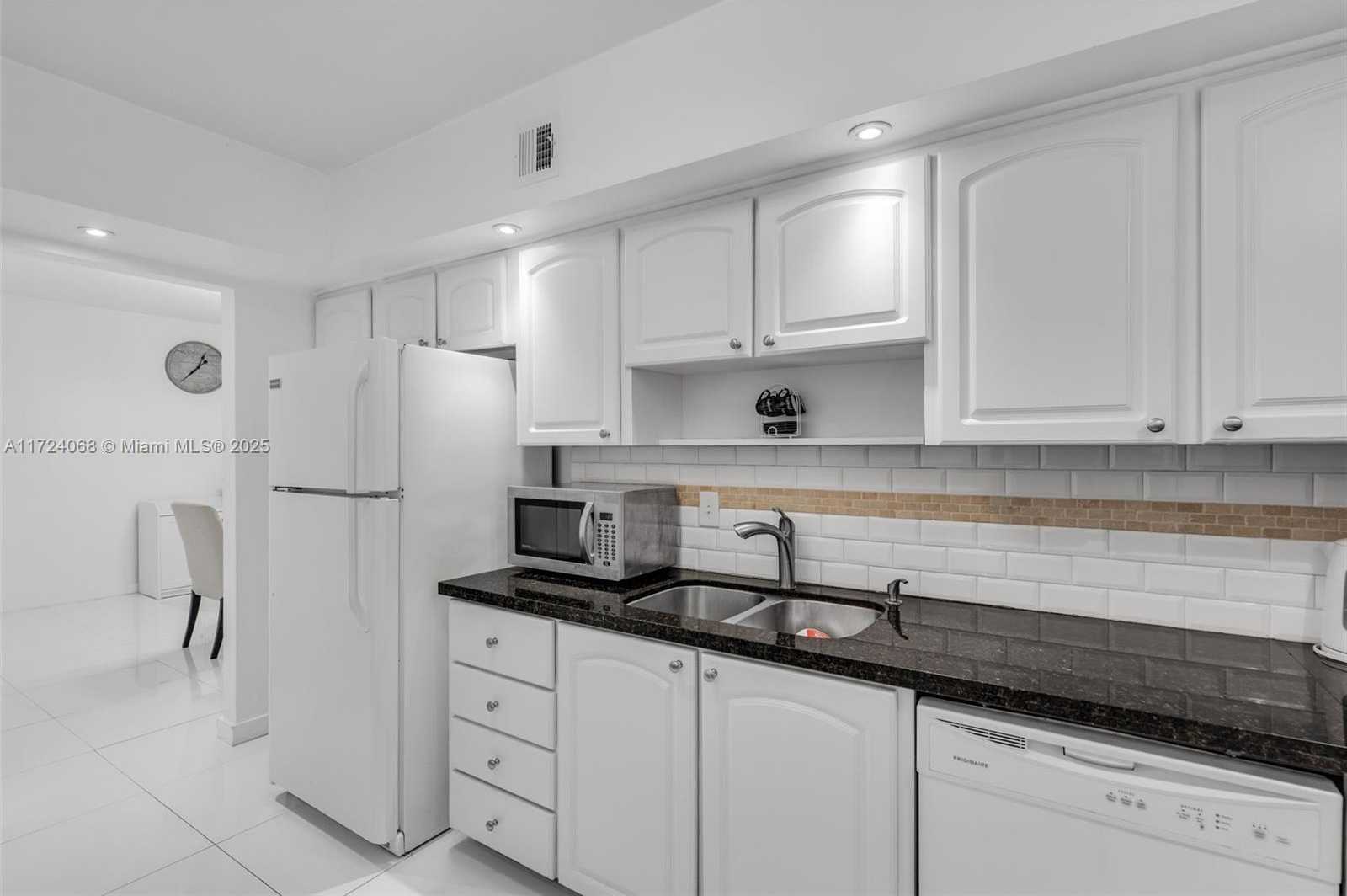 Small Image of 3801 SOUTH OCEAN DR #3K, Hollywood Number 8