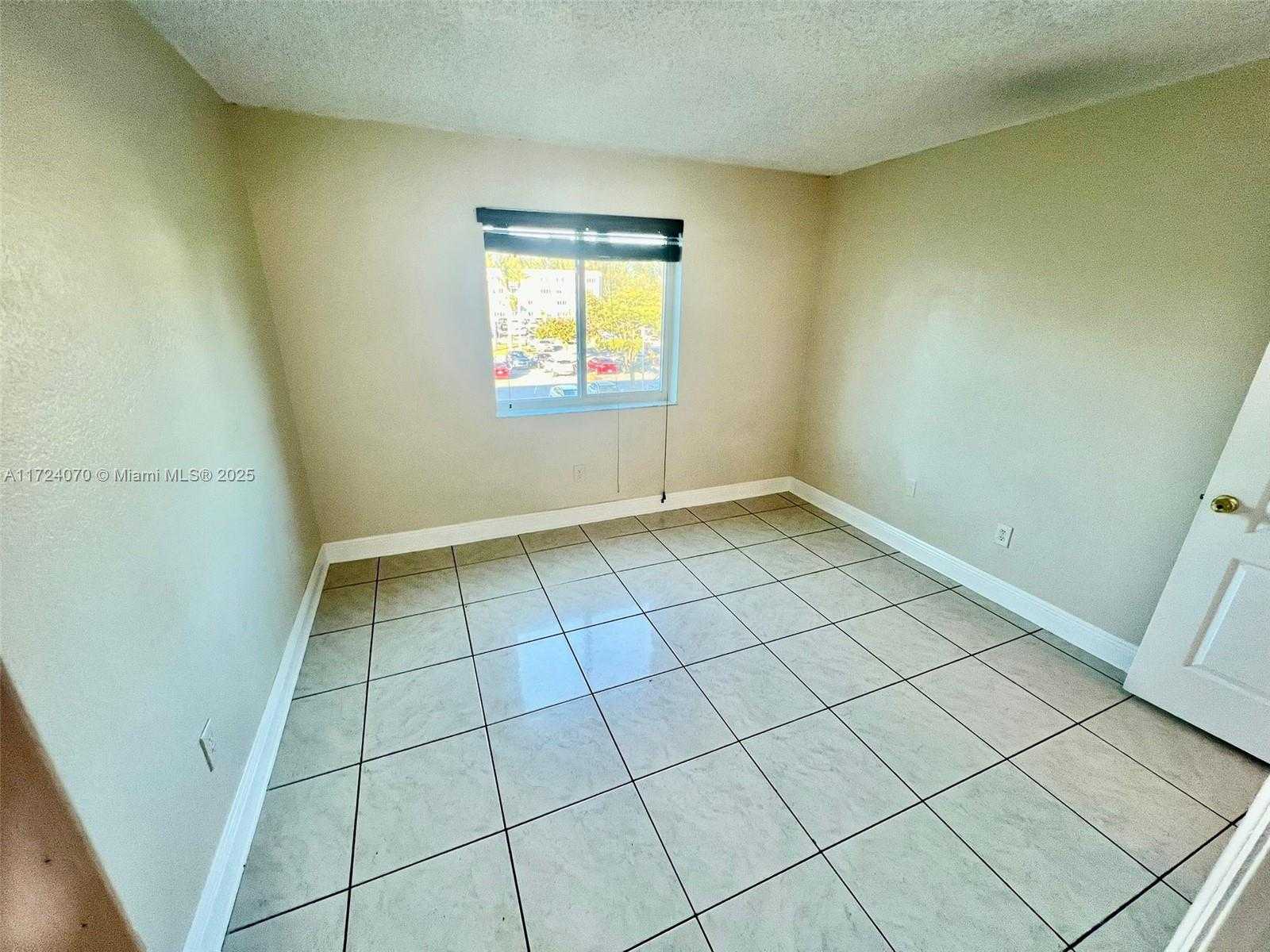 Small Image of 14830 NARANJA LAKES BLVD #A3R, Homestead Number 33