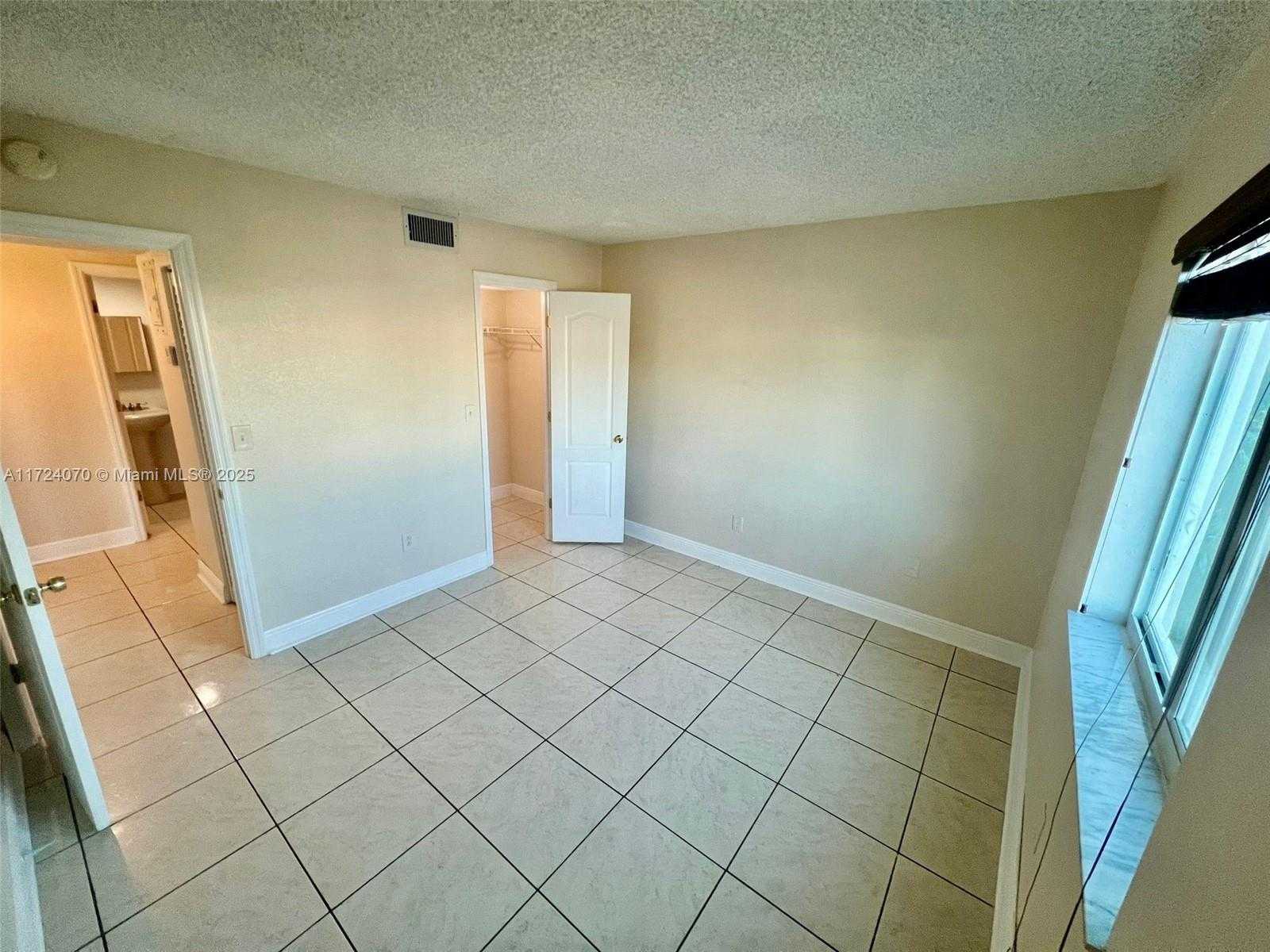 Small Image of 14830 NARANJA LAKES BLVD #A3R, Homestead Number 36