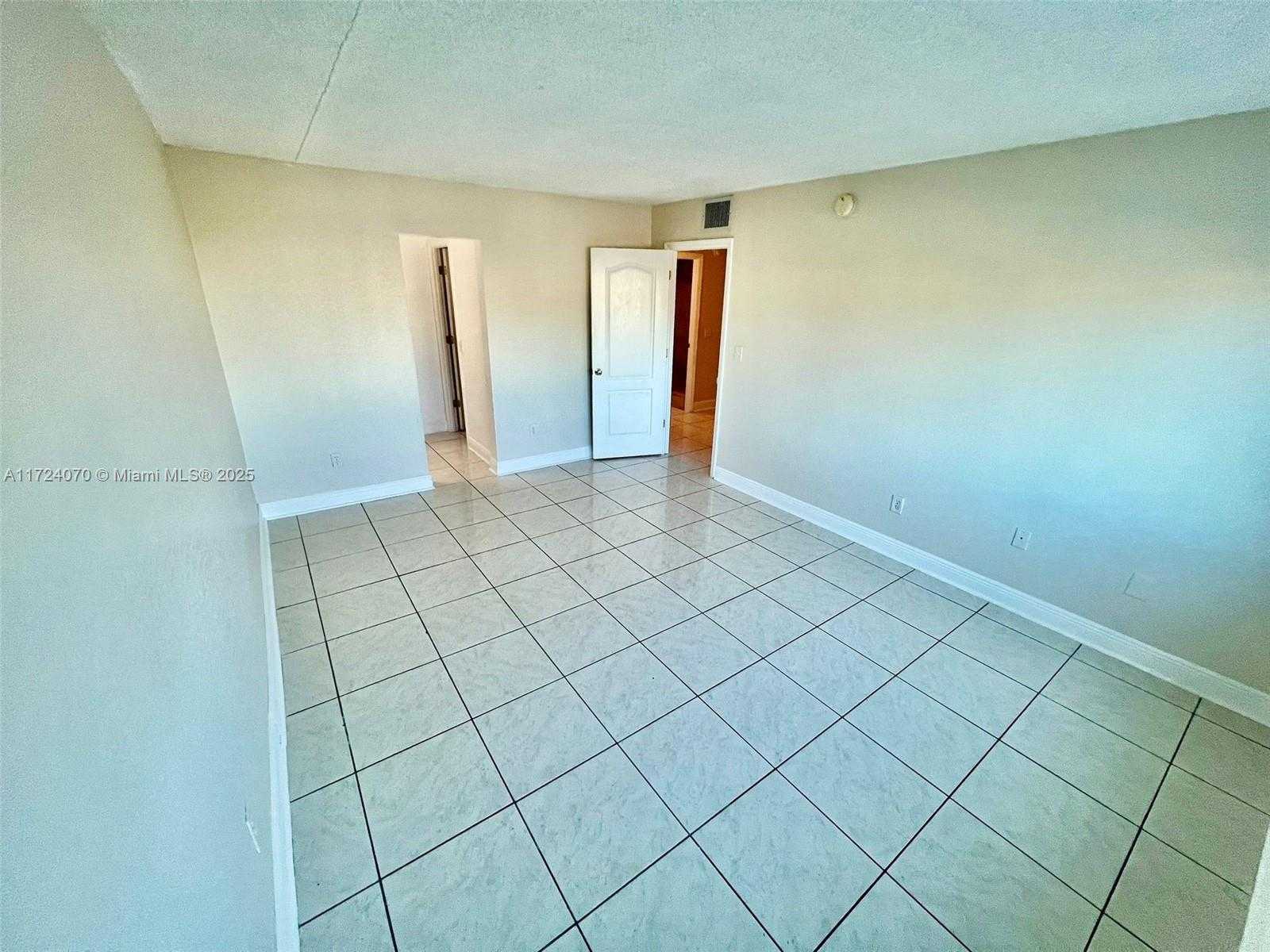 Small Image of 14830 NARANJA LAKES BLVD #A3R, Homestead Number 47