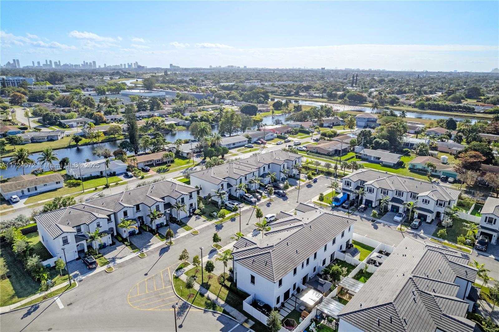 Small Image of 20394 NORTH WEST 4TH CT #20394, Miami Gardens Number 10