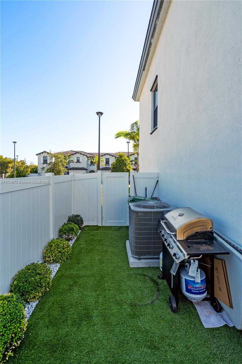 Small Image of 20394 NORTH WEST 4TH CT #20394, Miami Gardens Number 45