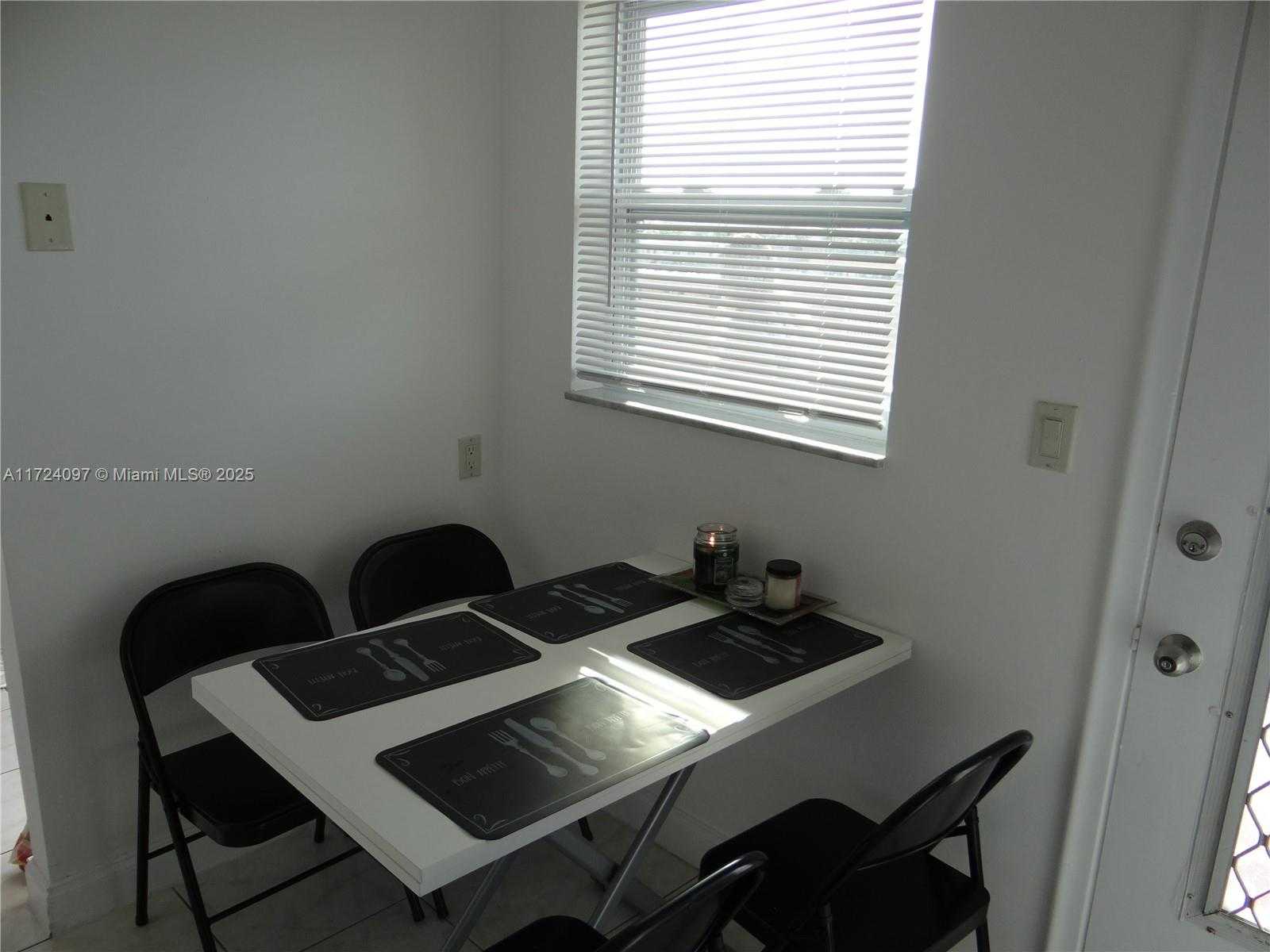 Small Image of 301 #702, Hallandale Beach Number 12