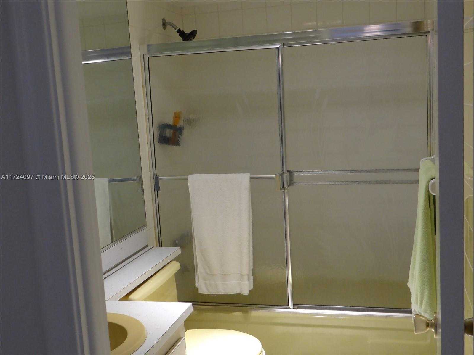 Small Image of 301 #702, Hallandale Beach Number 16