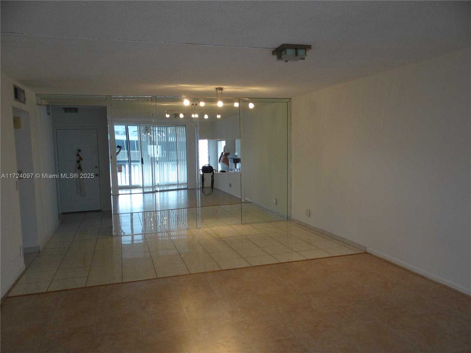 Small Image of 301 #702, Hallandale Beach Number 17