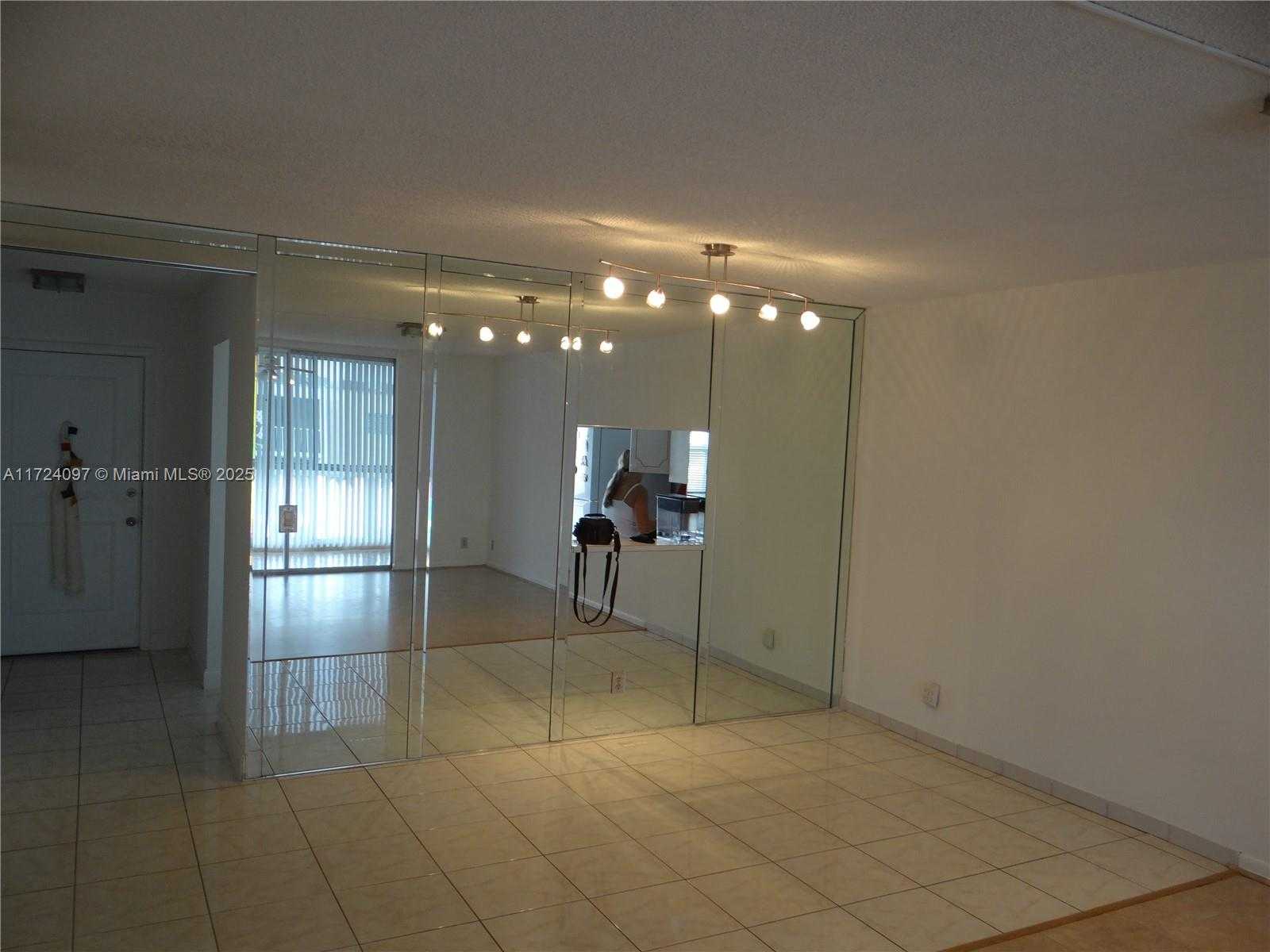 Small Image of 301 #702, Hallandale Beach Number 18