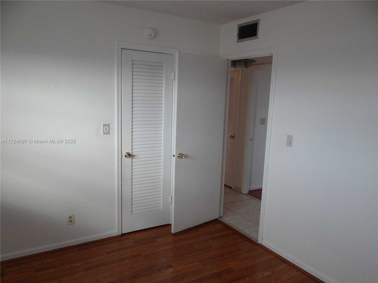 Small Image of 301 #702, Hallandale Beach Number 21