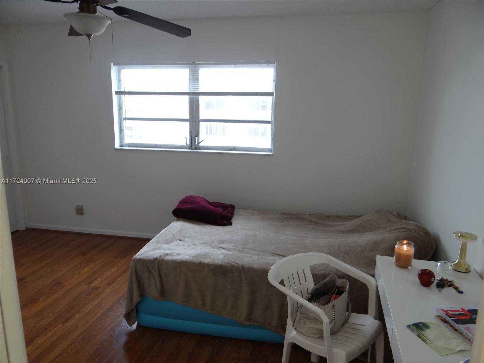 Small Image of 301 #702, Hallandale Beach Number 25