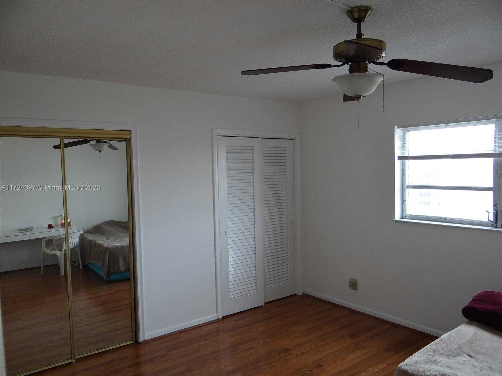 Small Image of 301 #702, Hallandale Beach Number 26