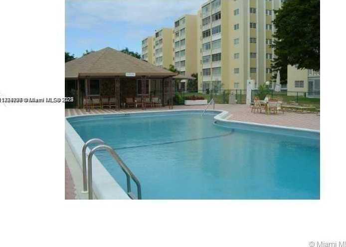 Small Image of 301 #702, Hallandale Beach Number 4