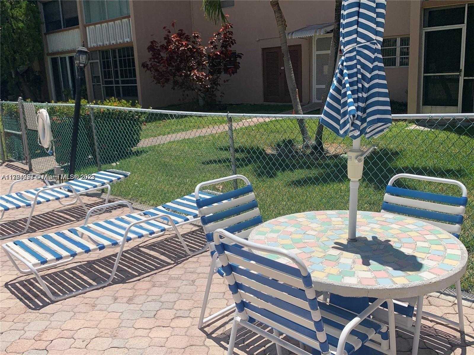 Small Image of 301 #702, Hallandale Beach Number 5
