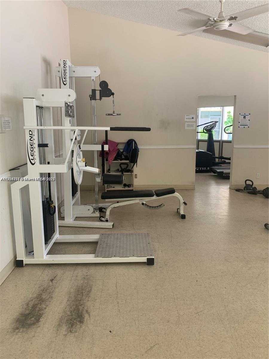 Small Image of 301 #702, Hallandale Beach Number 7
