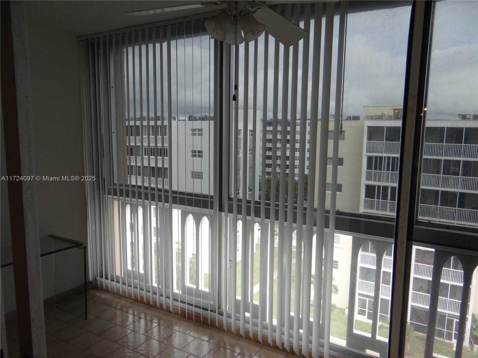 Small Image of 301 #702, Hallandale Beach Number 8