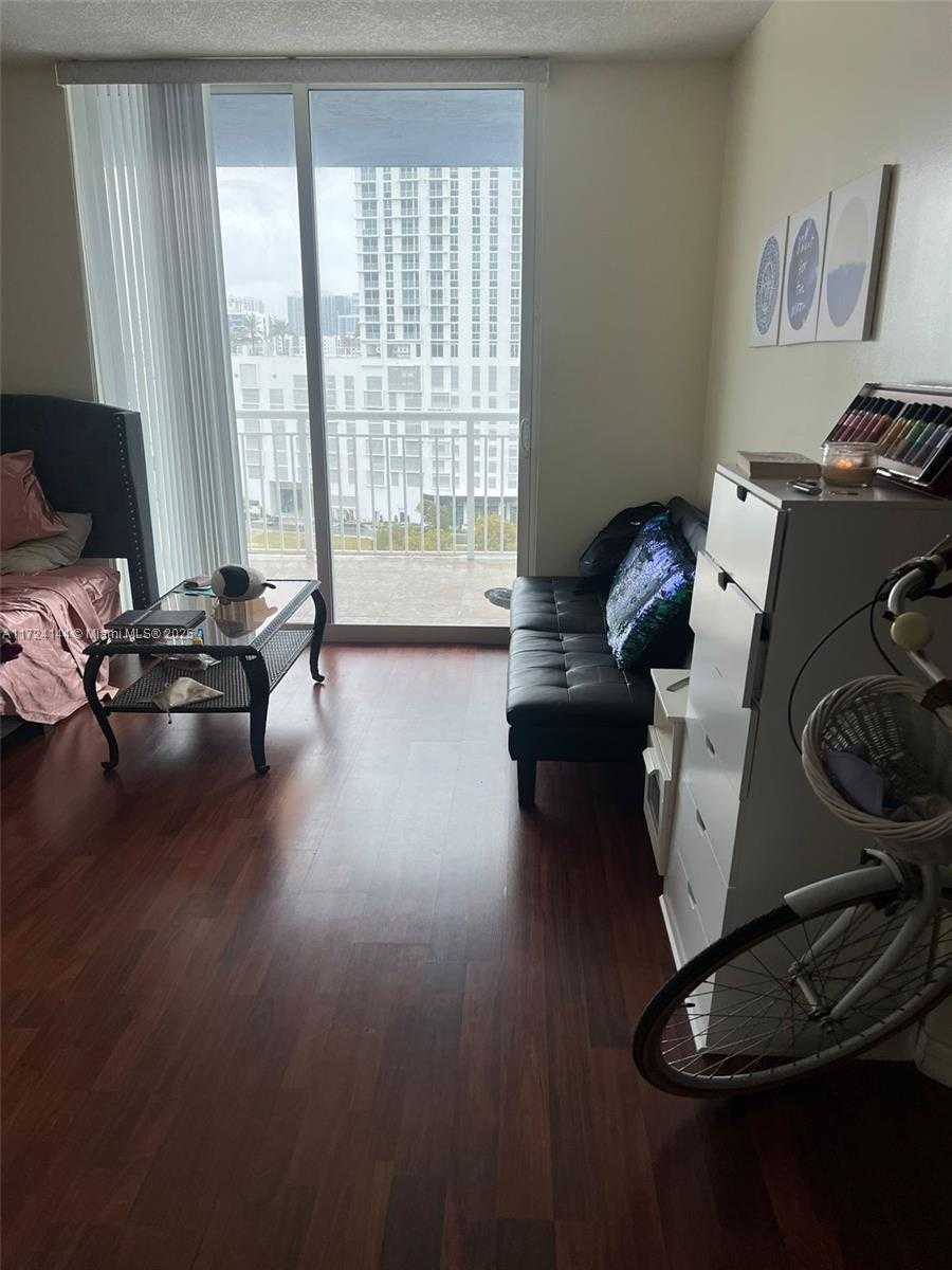Small Image of 275 NORTH EAST 18TH ST #1110, Miami Number 14