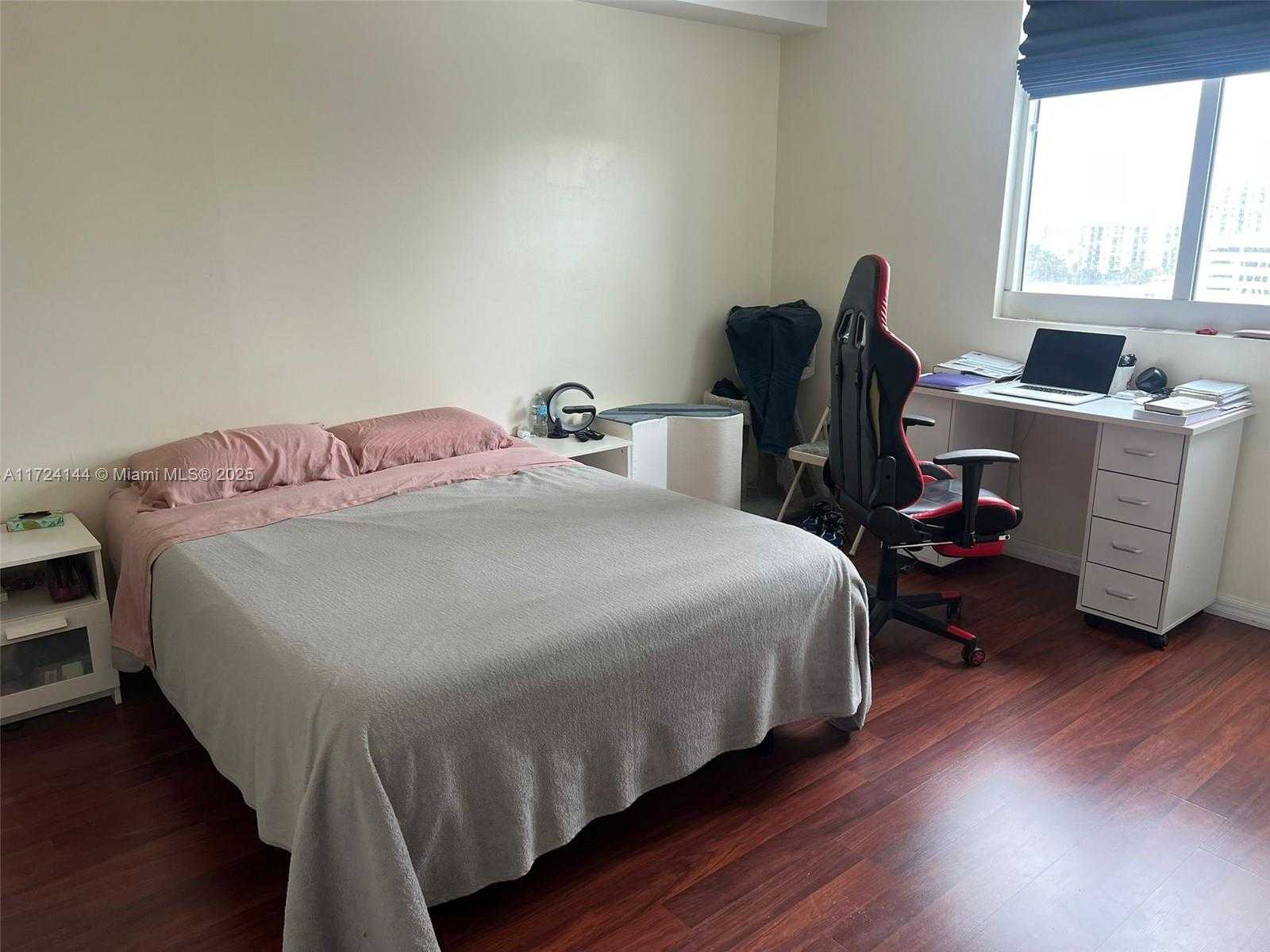 Small Image of 275 NORTH EAST 18TH ST #1110, Miami Number 22