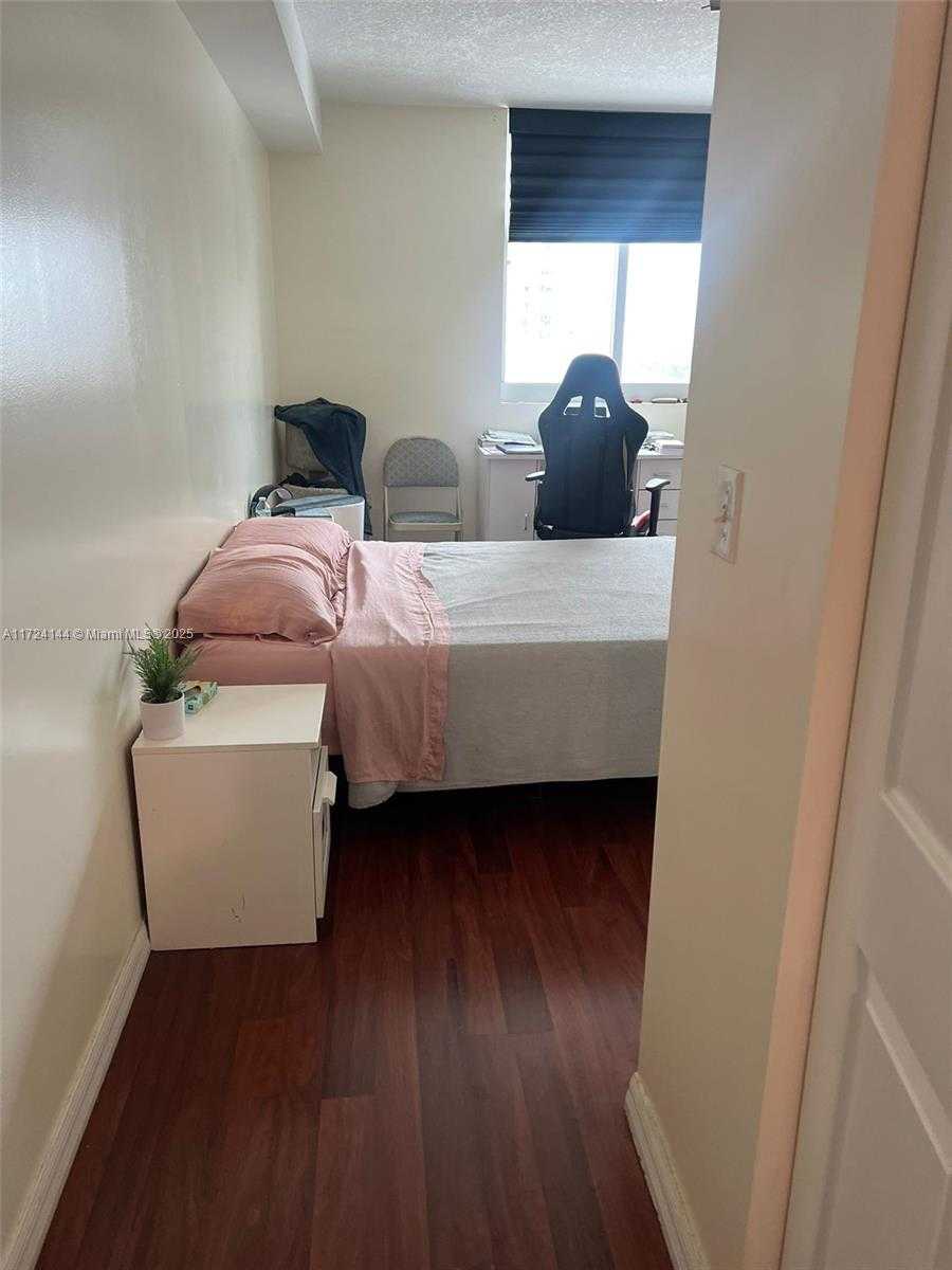 Small Image of 275 NORTH EAST 18TH ST #1110, Miami Number 24