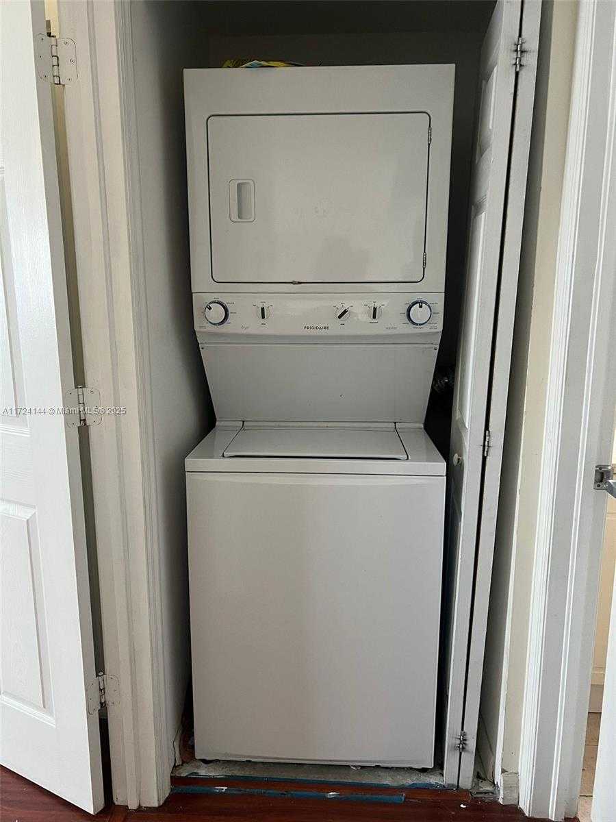 Small Image of 275 NORTH EAST 18TH ST #1110, Miami Number 26