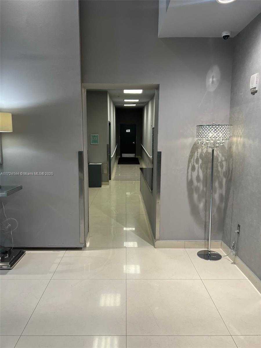 Small Image of 275 NORTH EAST 18TH ST #1110, Miami Number 9