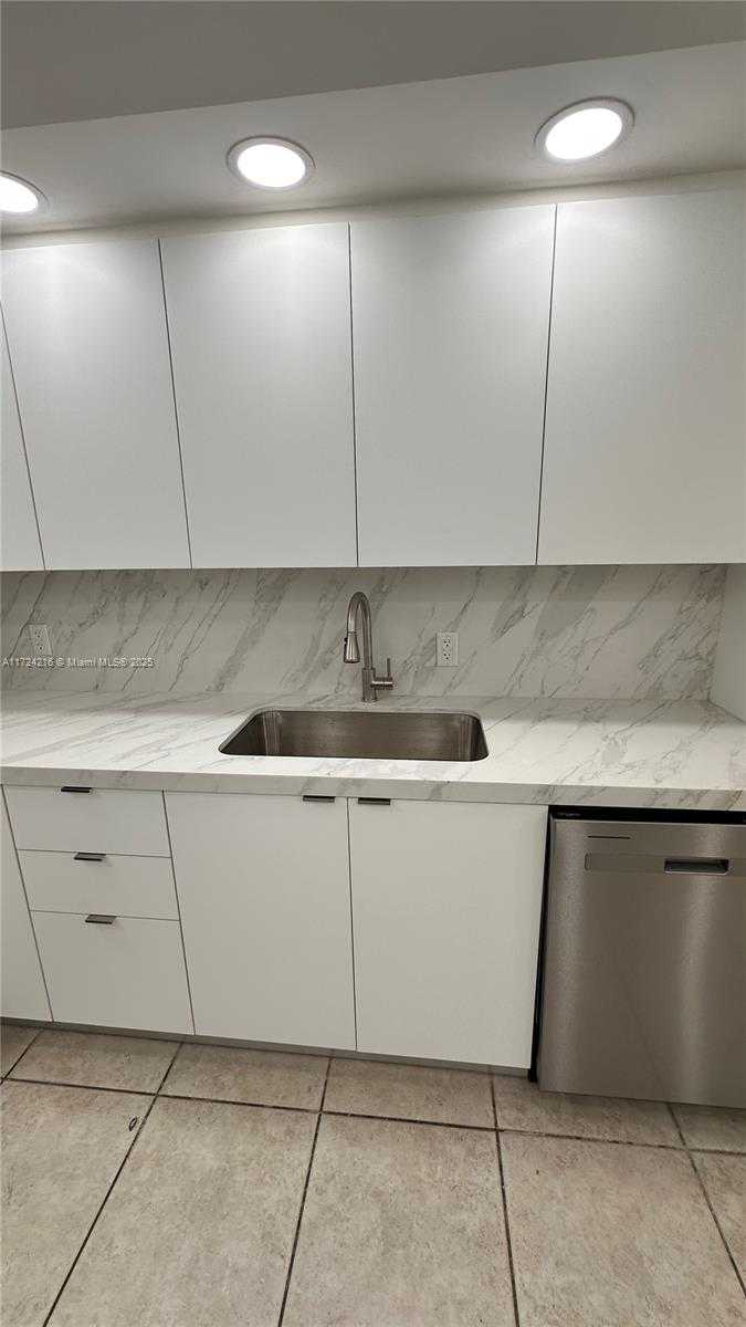 Small Image of 10185 COLLINS AVE #1123, Bal Harbour Number 26