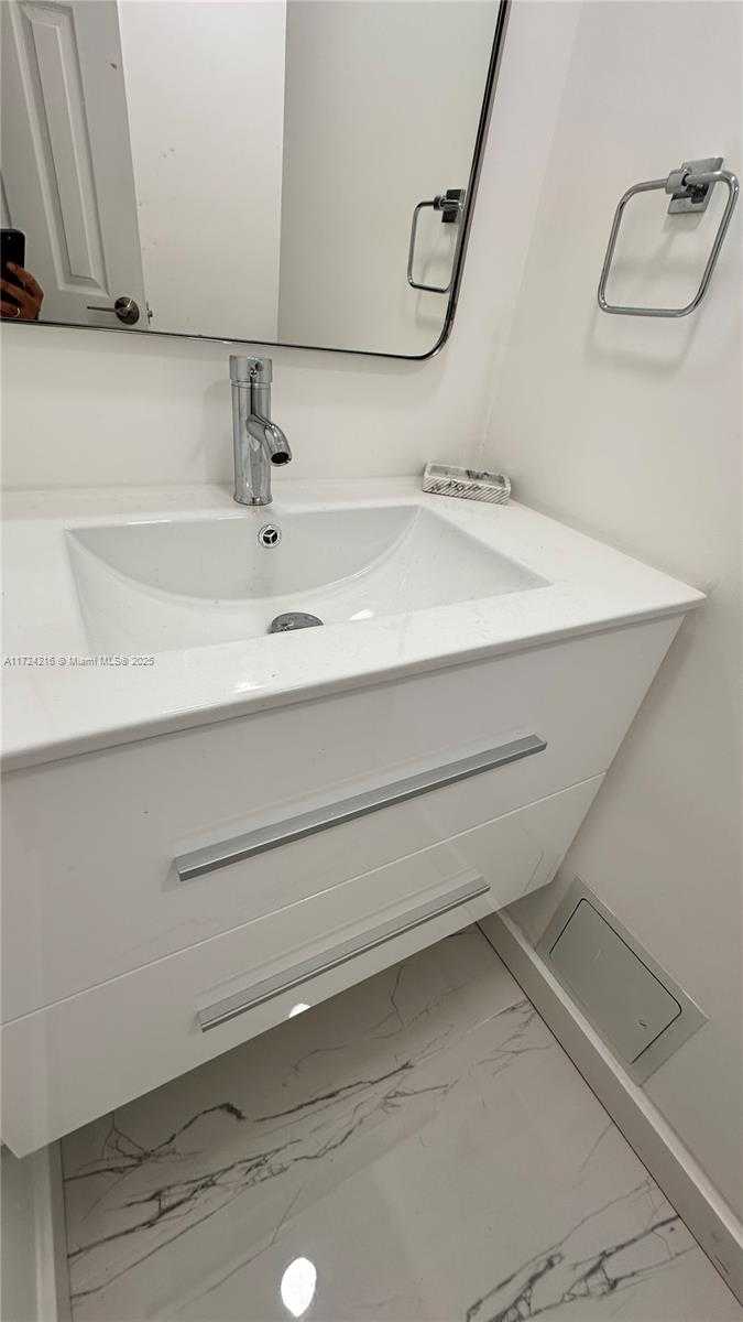 Small Image of 10185 COLLINS AVE #1123, Bal Harbour Number 29