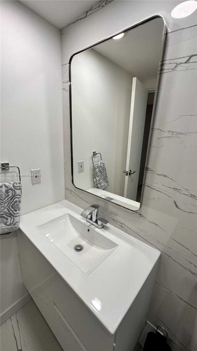 Small Image of 10185 COLLINS AVE #1123, Bal Harbour Number 34