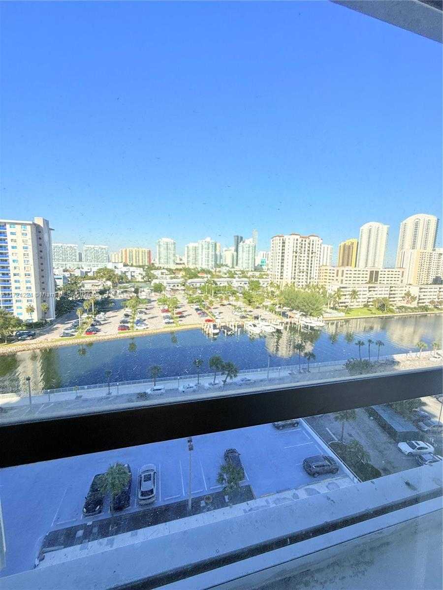 Small Image of 500 BAYVIEW DR #1031, Sunny Isles Beach Number 26