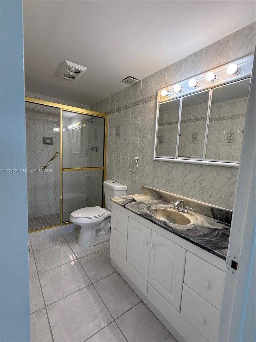 Small Image of 500 BAYVIEW DR #1031, Sunny Isles Beach Number 29