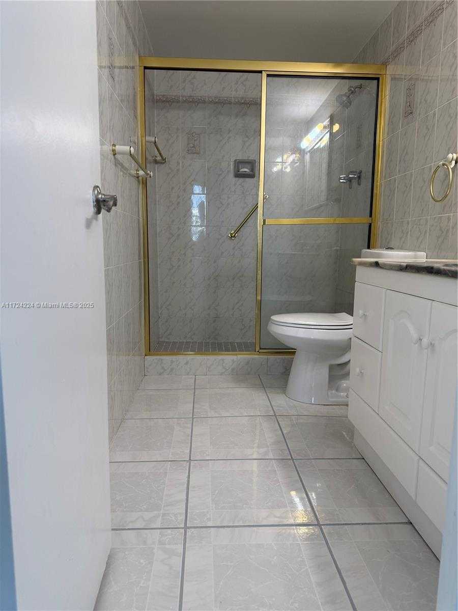 Small Image of 500 BAYVIEW DR #1031, Sunny Isles Beach Number 30