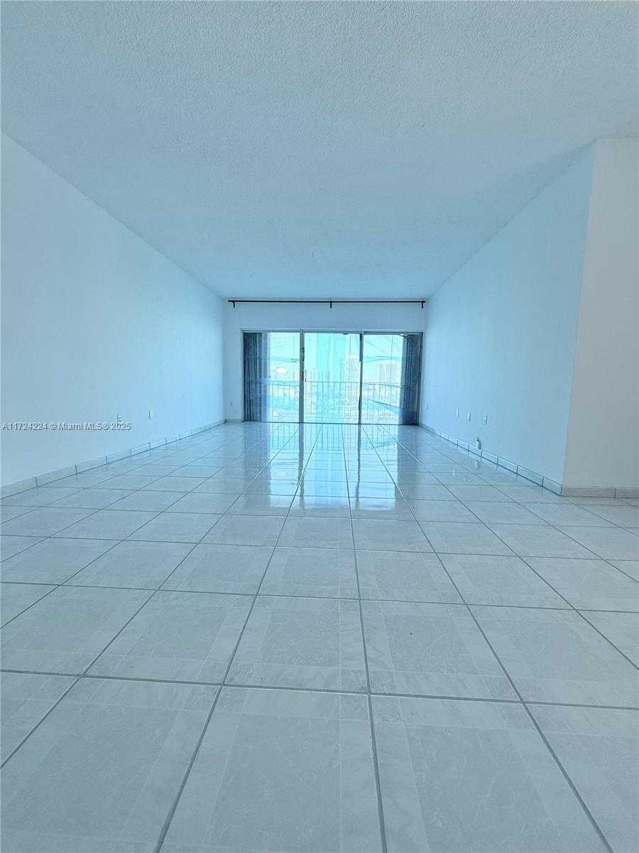 Small Image of 500 BAYVIEW DR #1031, Sunny Isles Beach Number 36