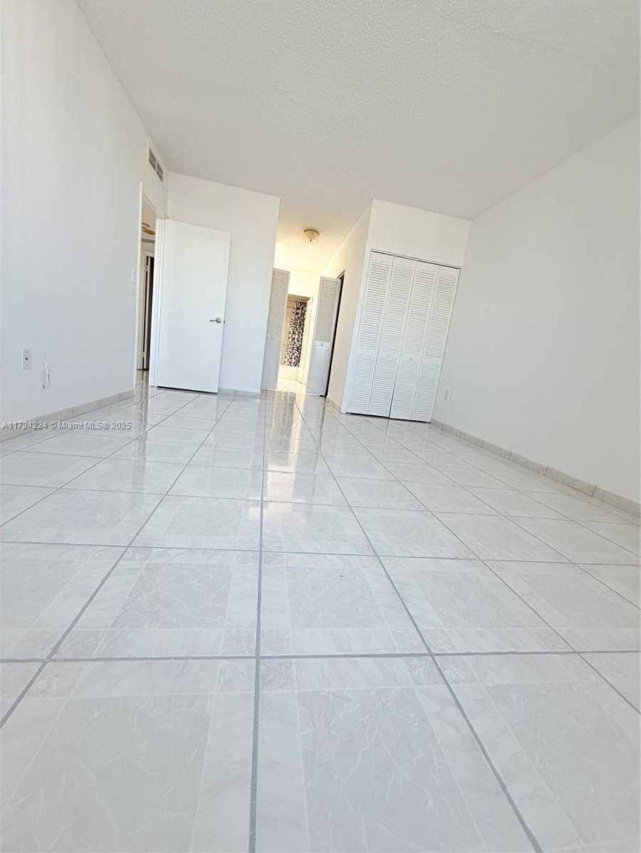 Small Image of 500 BAYVIEW DR #1031, Sunny Isles Beach Number 38