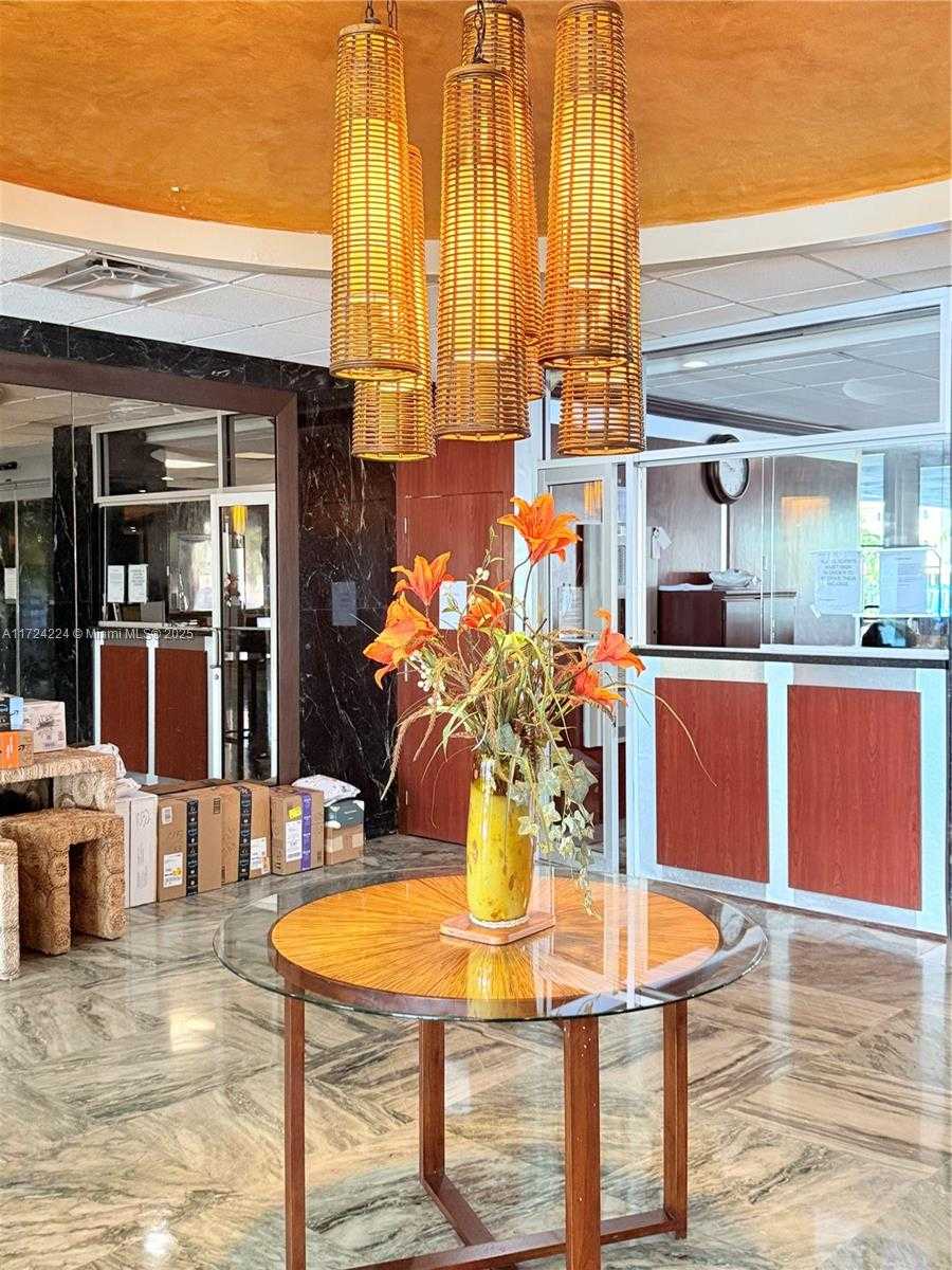 Small Image of 500 BAYVIEW DR #1031, Sunny Isles Beach Number 40