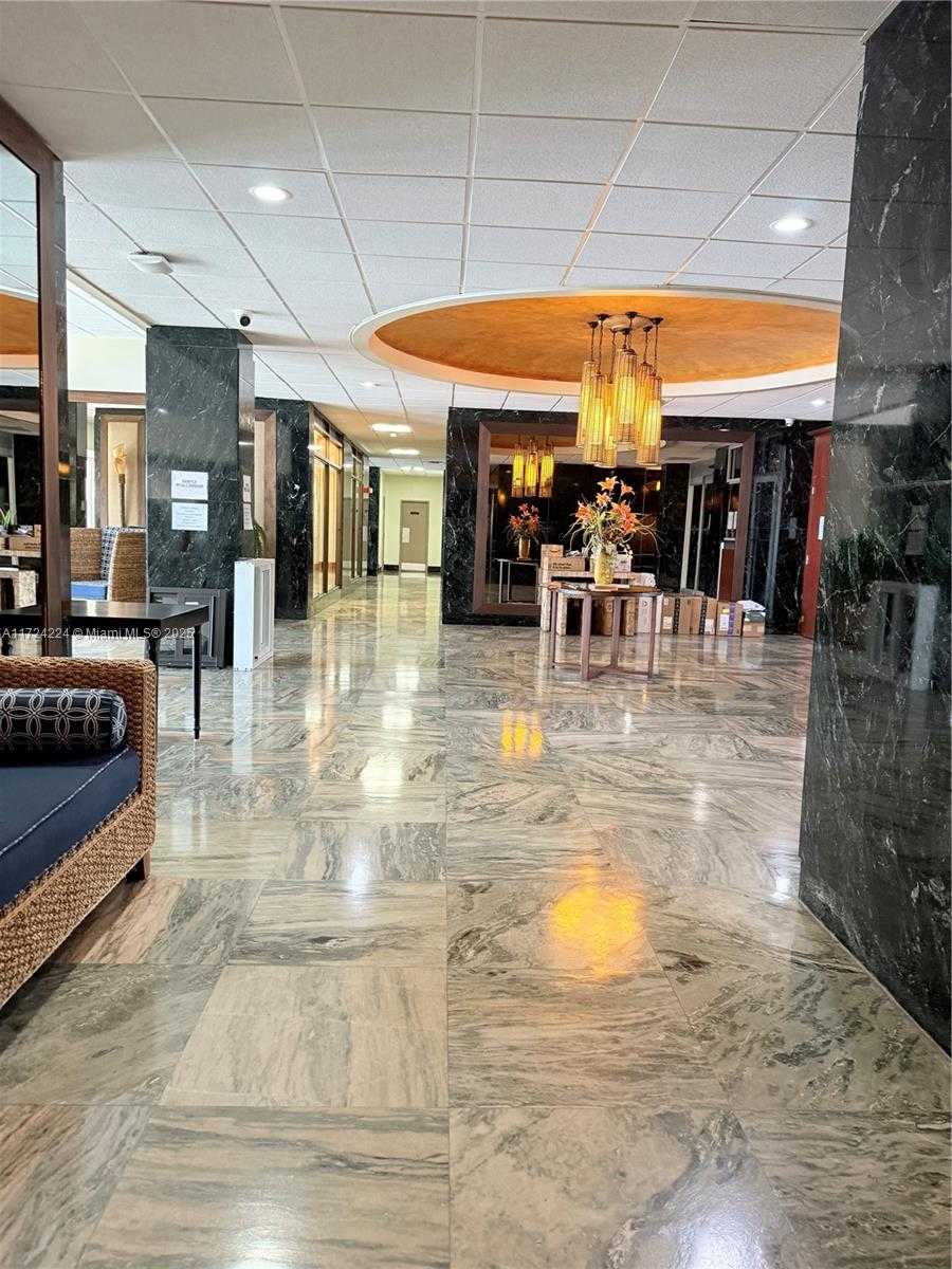 Small Image of 500 BAYVIEW DR #1031, Sunny Isles Beach Number 8