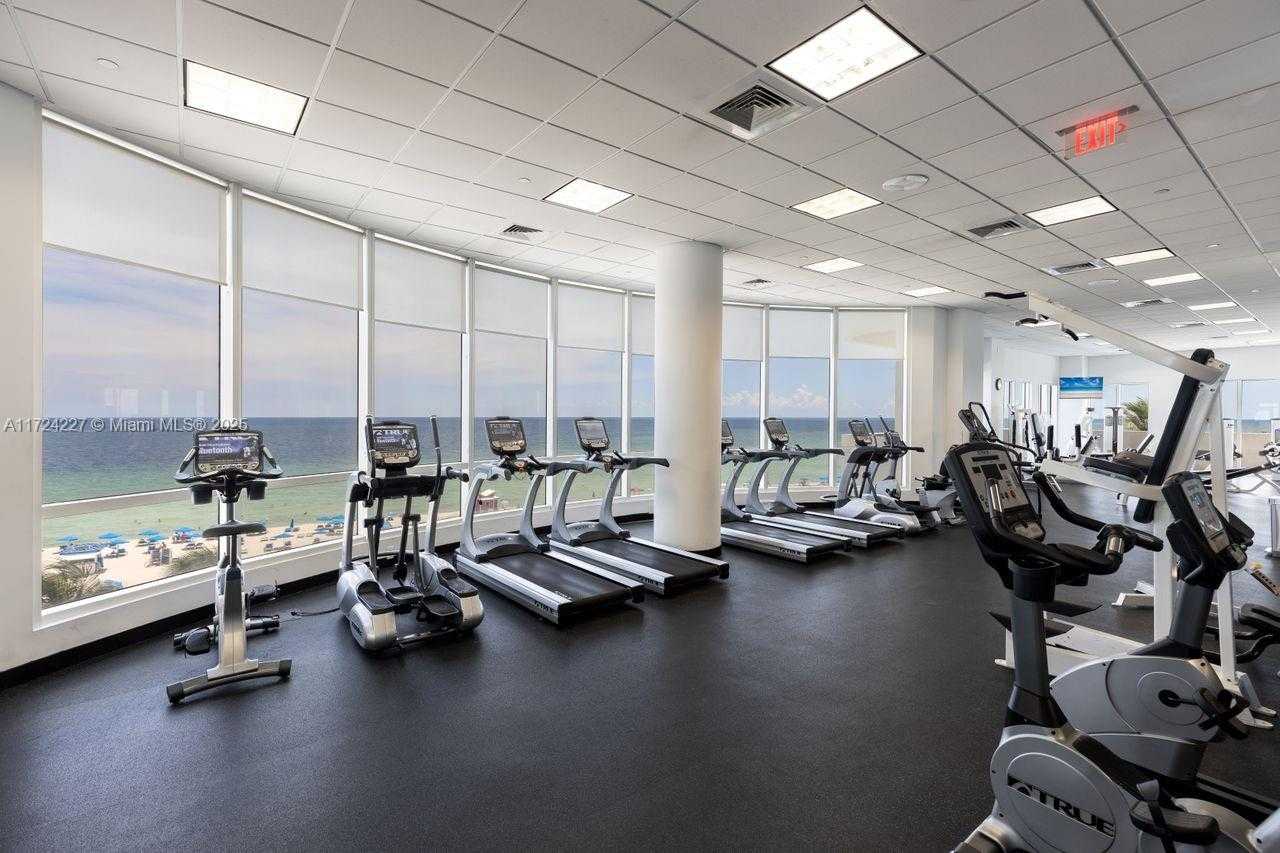 Small Image of 6365 COLLINS AVE #2702, Miami Beach Number 18