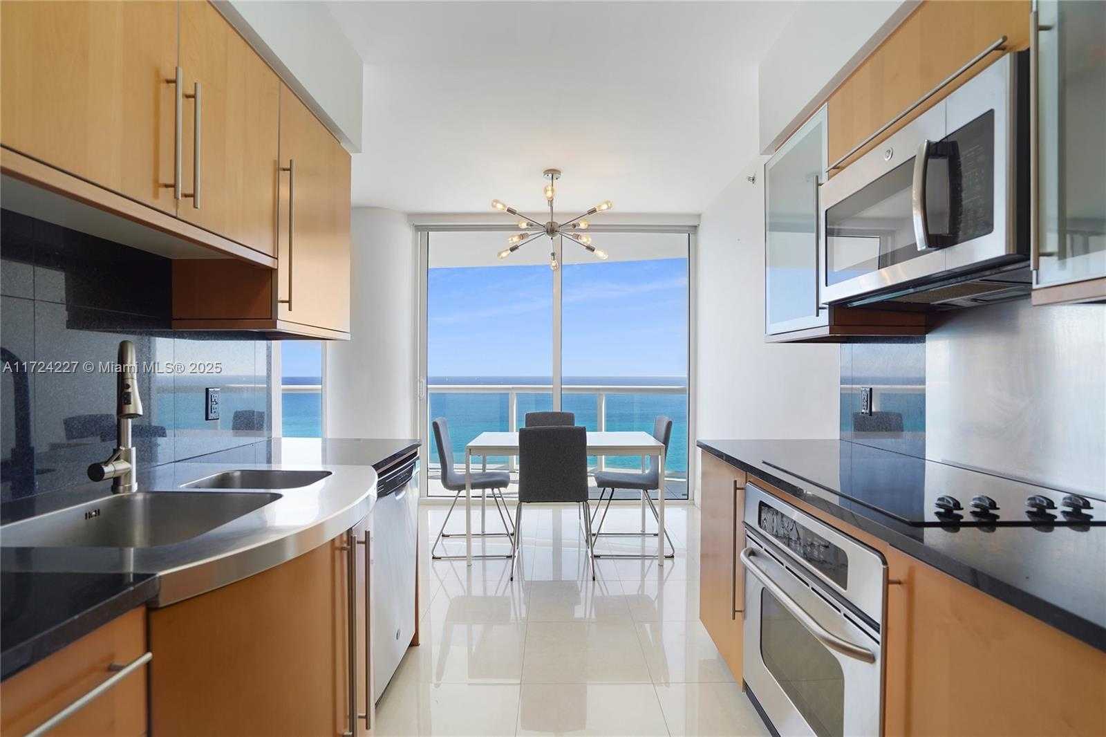 Small Image of 6365 COLLINS AVE #2702, Miami Beach Number 5