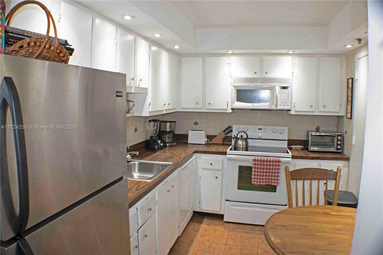 Small Image of 9511 COLLINS AVE #1108, Surfside Number 3