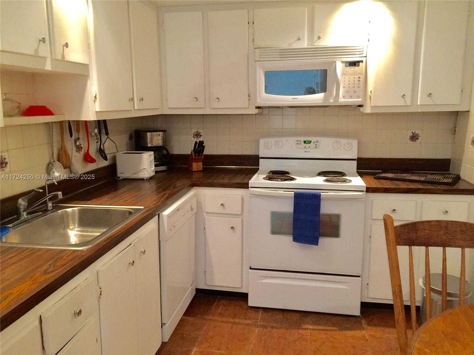 Small Image of 9511 COLLINS AVE #1108, Surfside Number 4