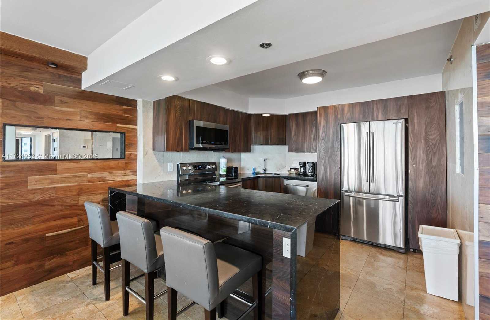 Small Image of 5225 COLLINS AVE #501, Miami Beach Number 15