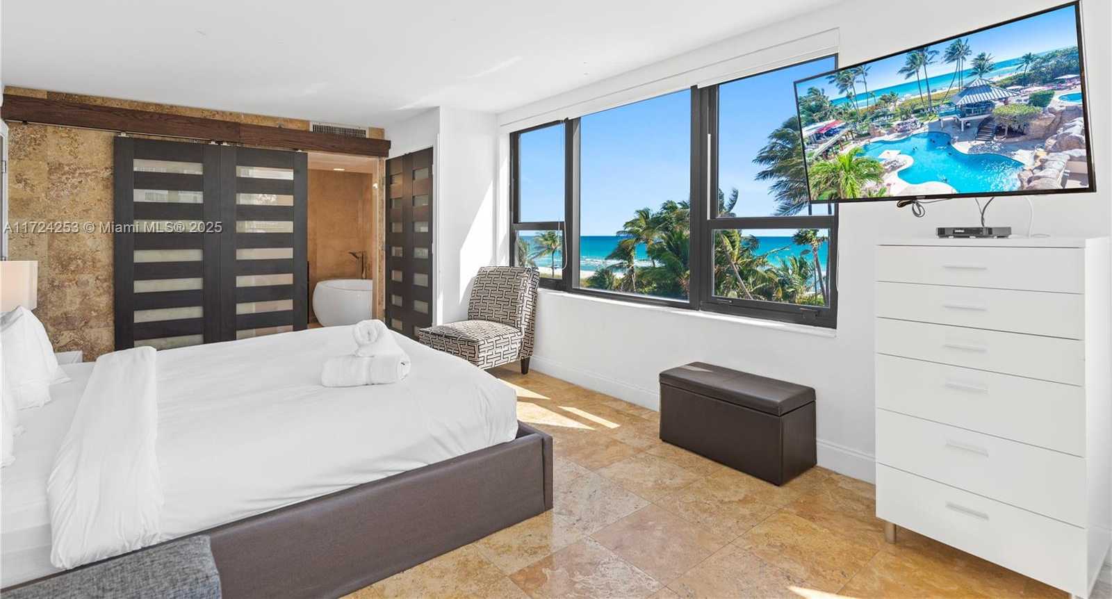 Small Image of 5225 COLLINS AVE #501, Miami Beach Number 24